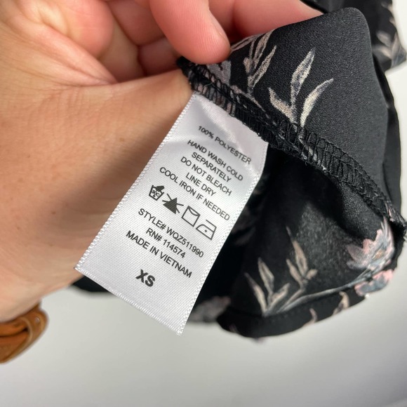 NEW RO+DE Black Blush Pink Floral Ruffle Ruched Blouse Size XS - Picture 6 of 6